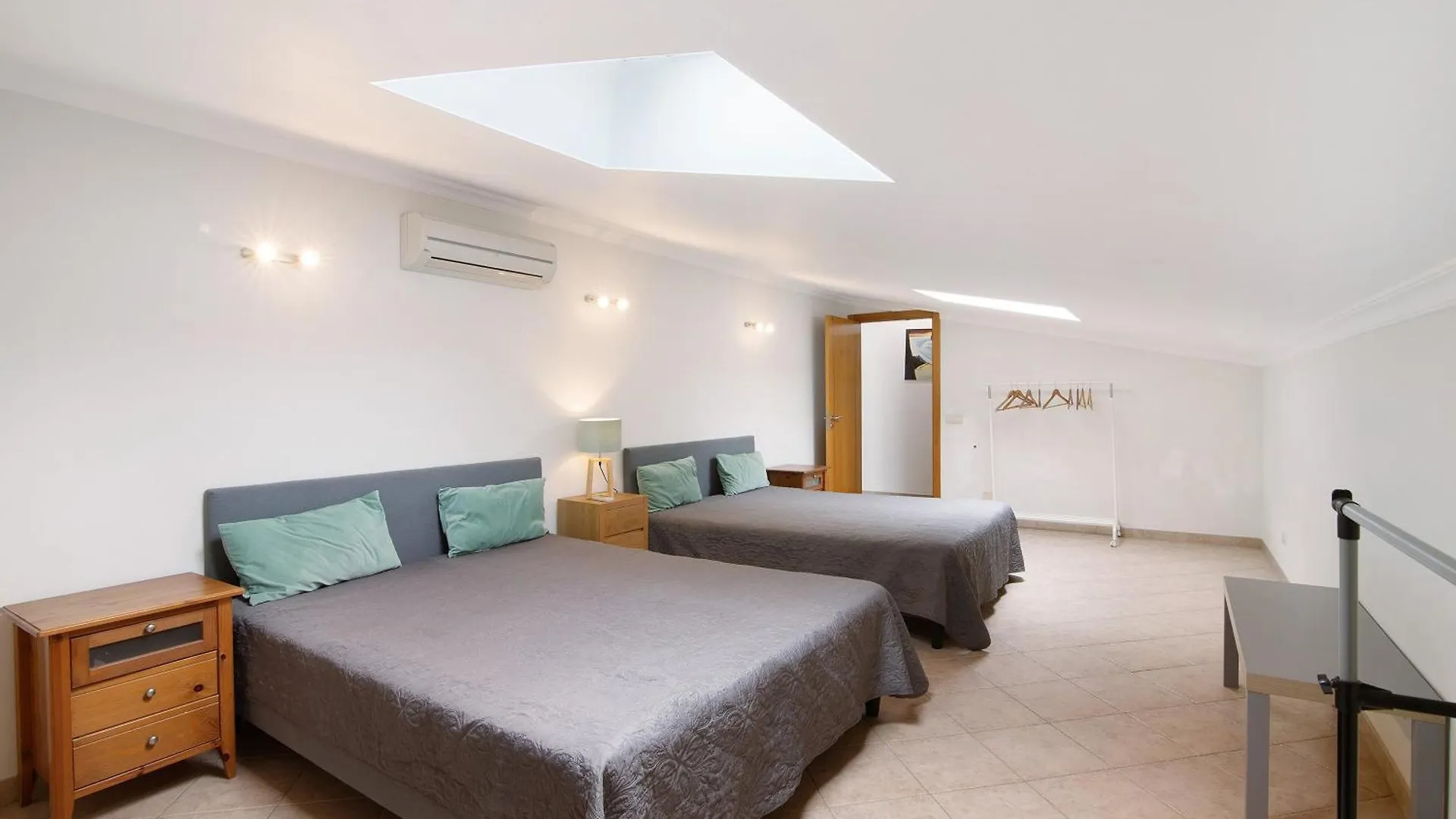 Villa Essence Of Grey Manta Rota